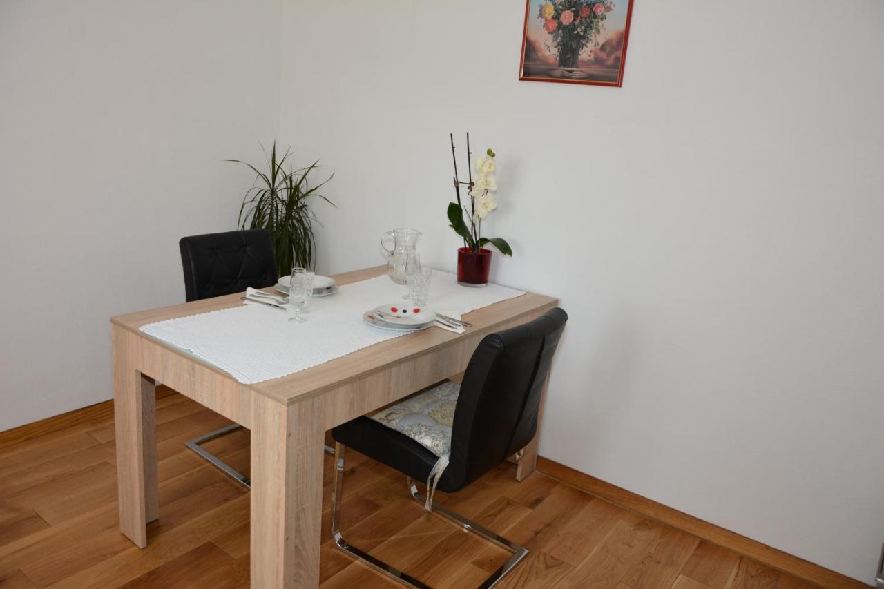 Zora Apartman Zengg Kültér fotó