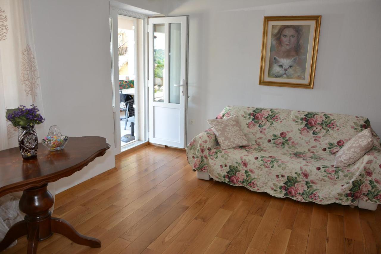 Zora Apartman Zengg Kültér fotó