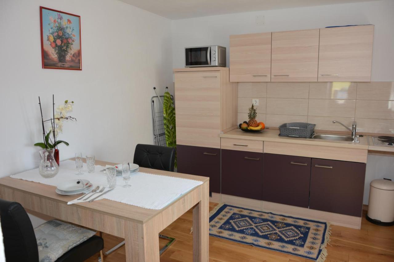 Zora Apartman Zengg Kültér fotó